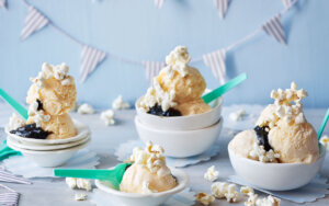 Popcorn ice cream with liquorice sauce