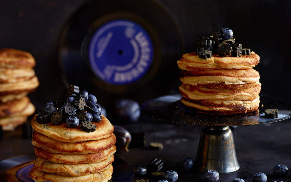 American pancakes with liquorice and lemon